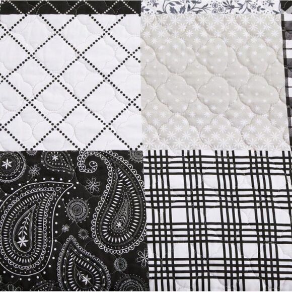 NEW! Black and White Reversible Patchwork KING Quilt Set w/Matching Tote Bag - Picture 4 of 7